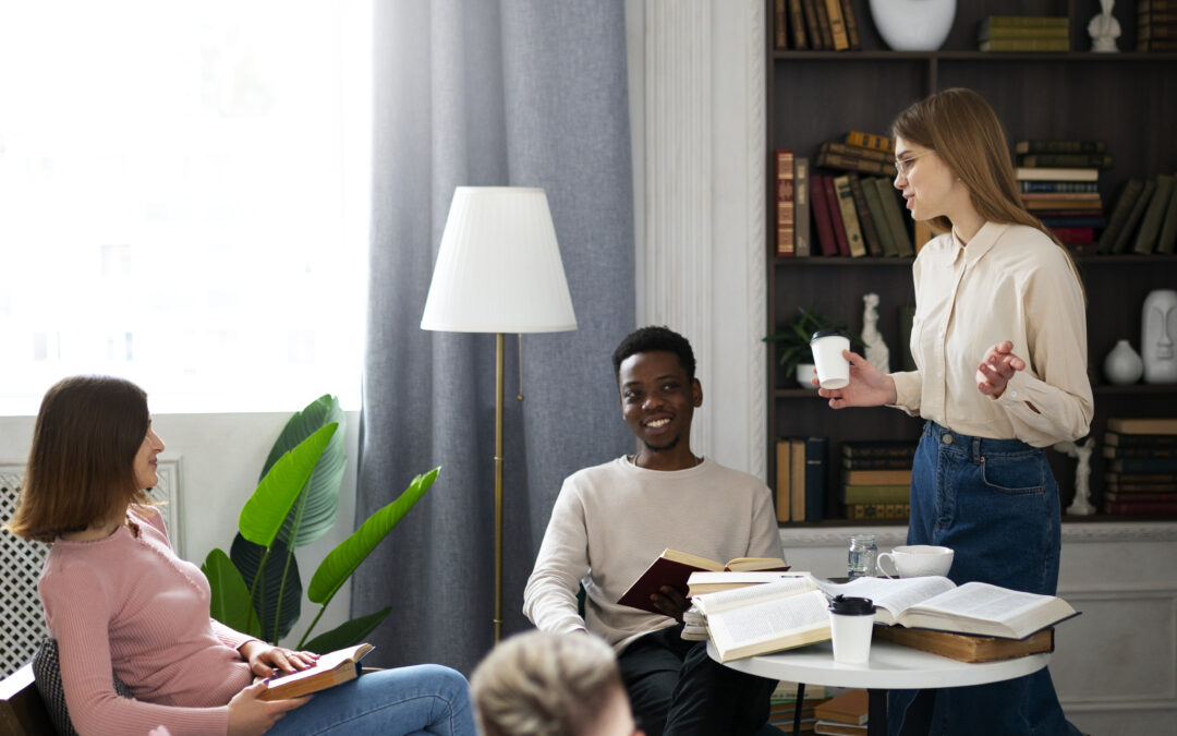 les habitants d'un coliving pendant un moment d'échange